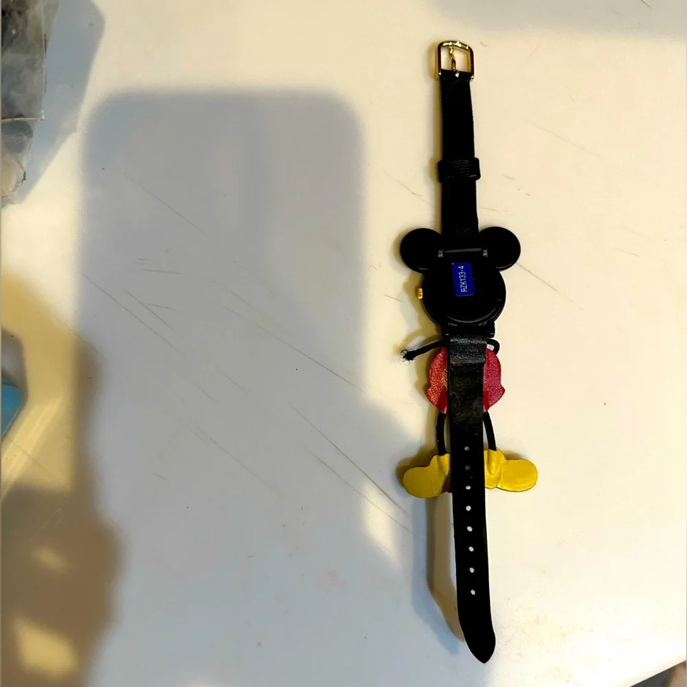 VTG 80’s LORUS RZK133-4 MICKEY MOUSE FULL BODY FLAWED WATCH DISNEY MISSING GLOVE